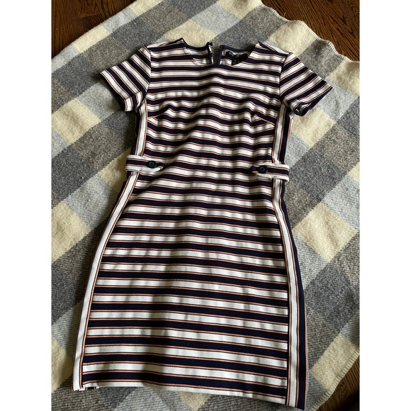Banana Republic Dresses & Skirts - Banana Republic Striped Shift Dress